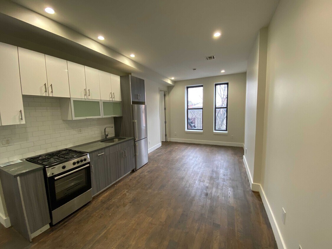 Foto principal - 474 Lafayette Ave