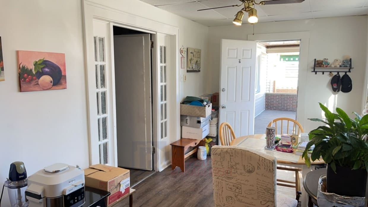 734 5th Ave Unit 2, Coraopolis, PA 15108 Room for Rent in Coraopolis