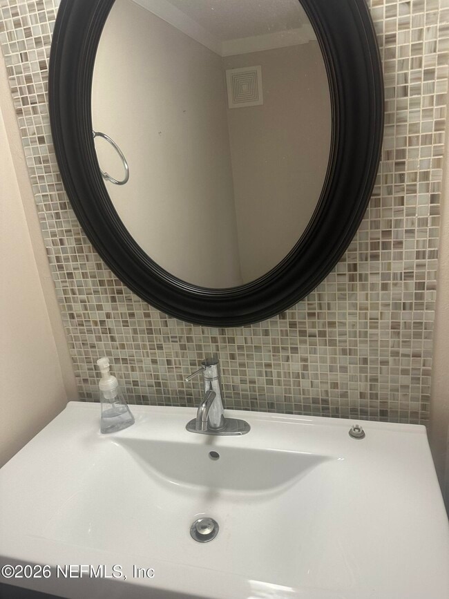 Building Photo - 7867 Bahia Vista Ct