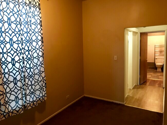 Foto del edificio - 1368 W Evergreen Ave