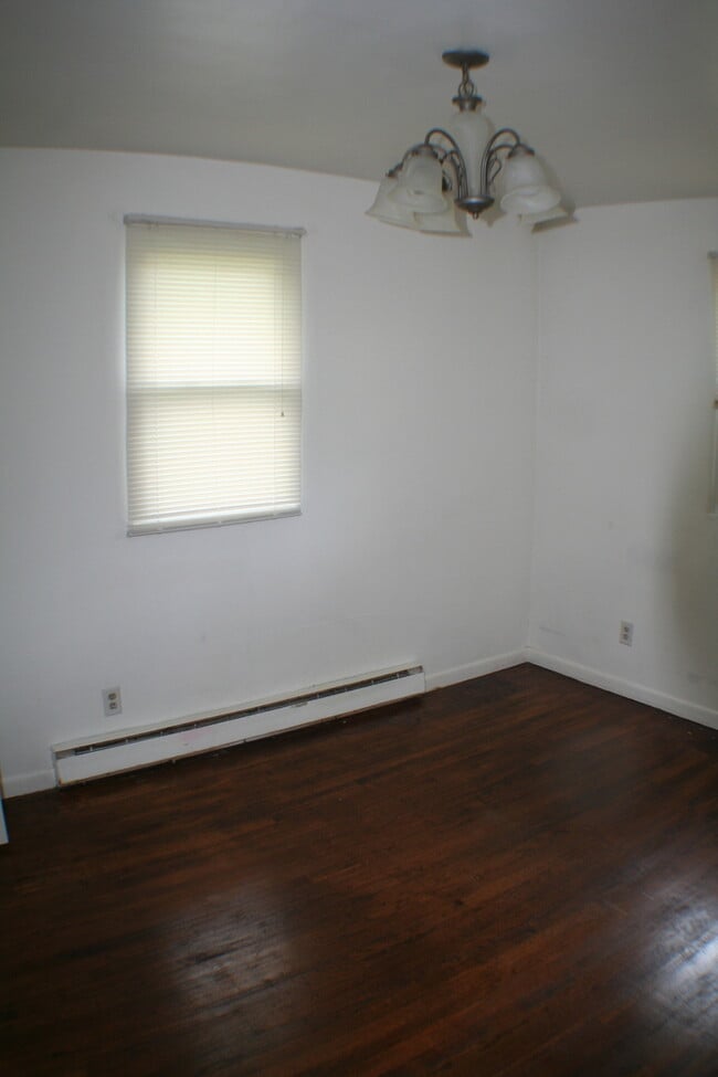 Building Photo - 8924 London St