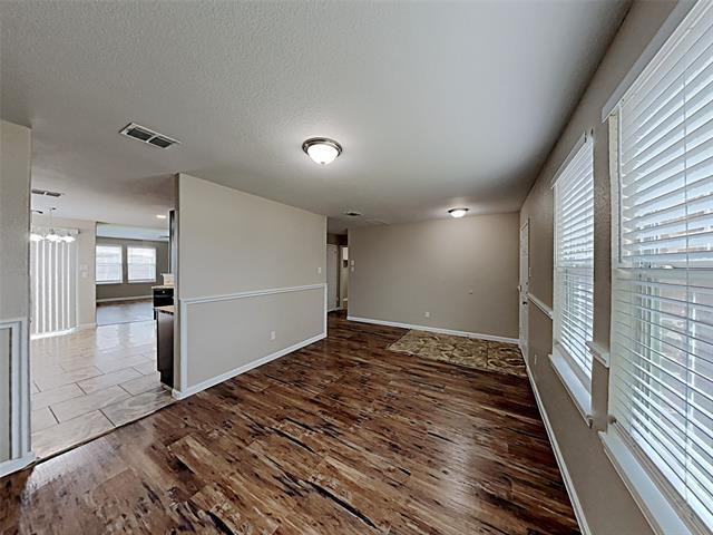 Building Photo - 502 Cleveland Dr