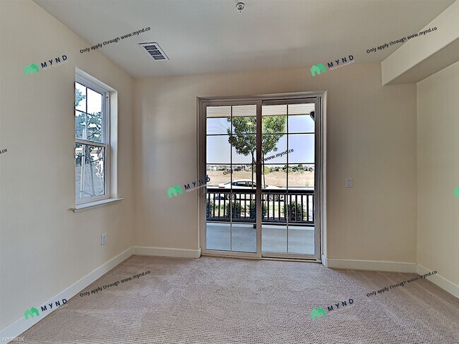 Building Photo - 4 br, 4.5 bath Townhome - 205 Valencia Ave