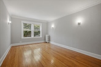 Building Photo - 1725 W Thorndale Ave