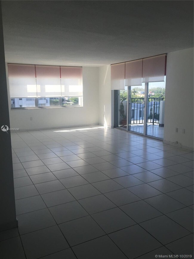 Foto del edificio - 2780 NE 183rd St