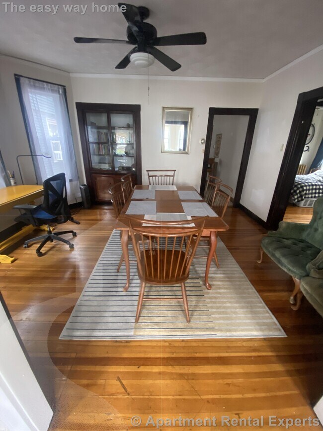 Building Photo - Cambridgeport / Central Square 2 Bedroom -...