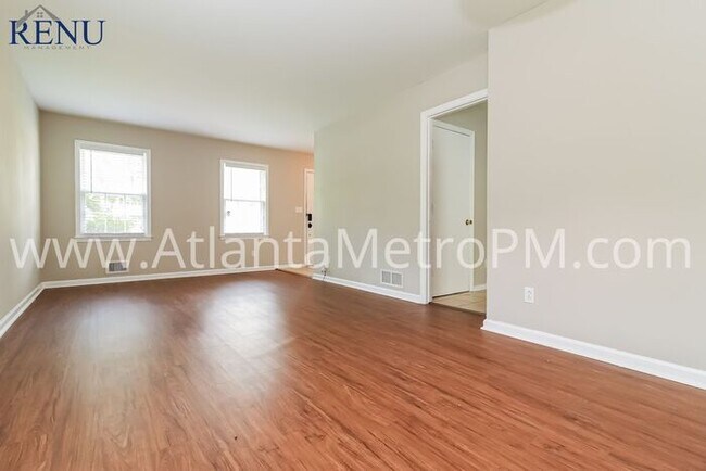 Building Photo - Now Available! 4 bedrooms 3.5 baths