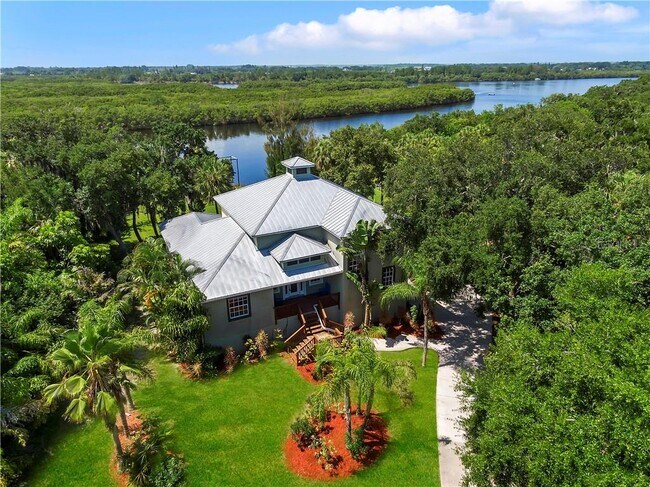 Foto del edificio - 3340 W Shell Point Rd