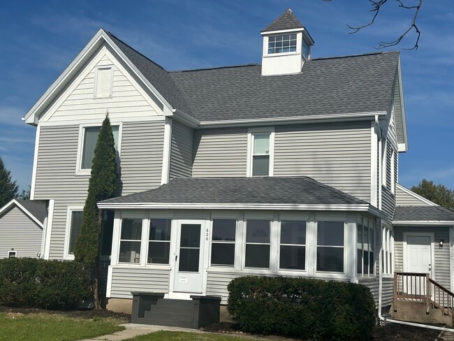 Building Photo - 626 Hillside Rd