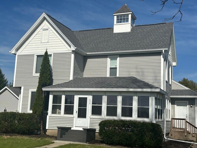 Foto del edificio - 626 Hillside Rd