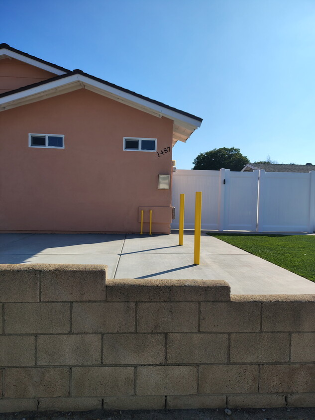 Primary Photo - 1487 Hilltop Dr