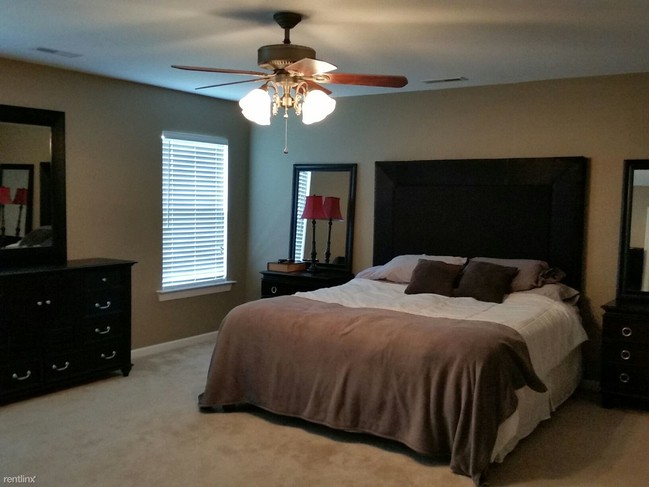 Building Photo - 3 br, 2.5 bath House - 332 Mahogany Dr