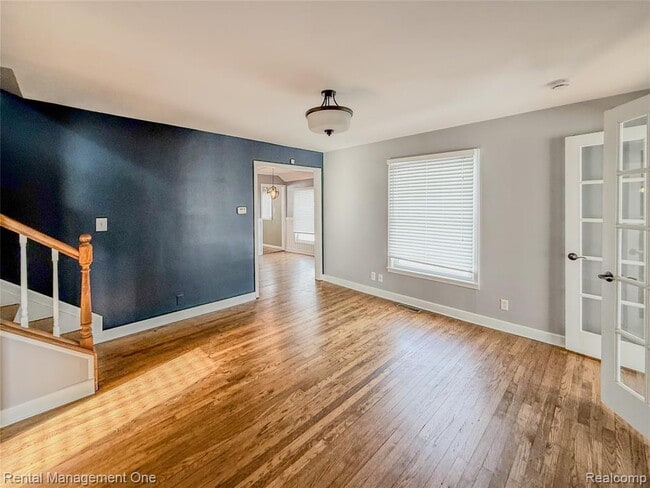 Building Photo - 49 Hovey St