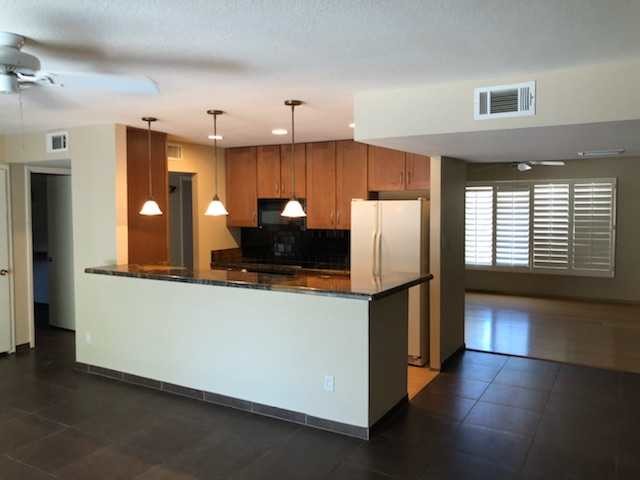 Building Photo - 1617 E La Jolla Dr