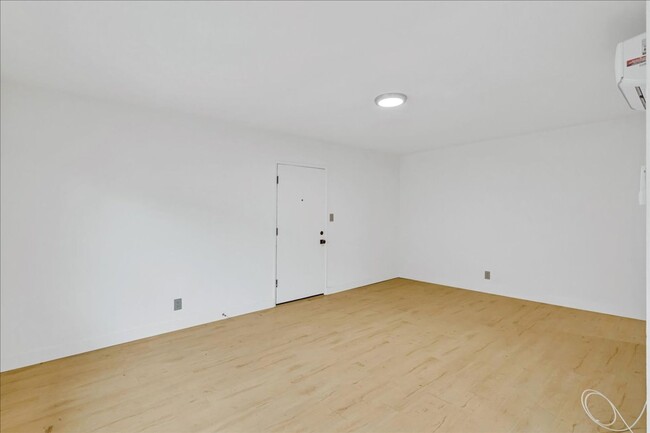 Building Photo - 1347 N Las Palmas Ave