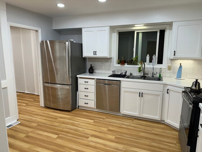 Kitchen 1 - 3241 NE 117th Ave