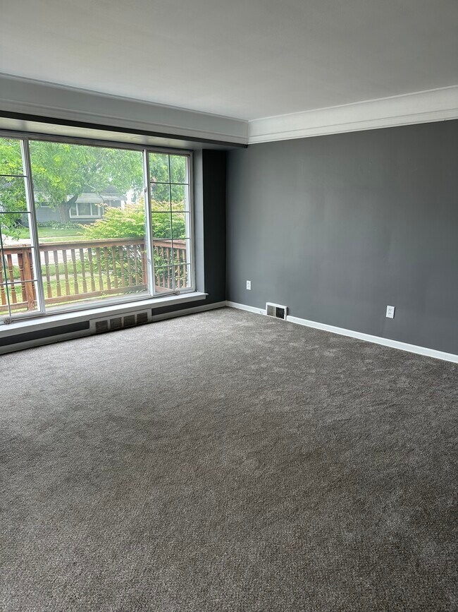 Foto del edificio - 29625 Rosslyn Ave