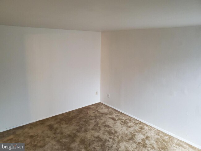 Building Photo - 110 Duvall Ln