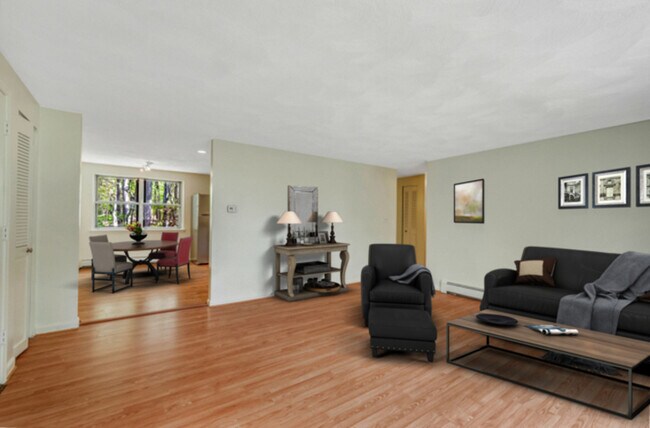 Building Photo - 2 Town House Ln