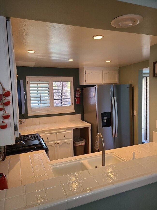 Building Photo - 202 Village Bay