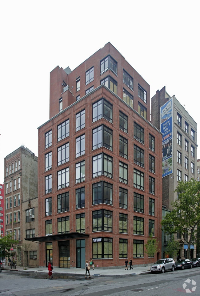 Primary Photo - 1 N Moore St