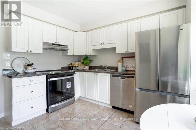 Photo du bâtiment - 35 Waterman Ave