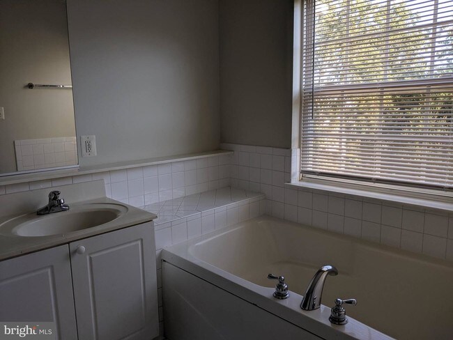 Building Photo - 2548 Carrington Way