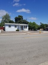 Building Photo - 209 Jeffrey Dr