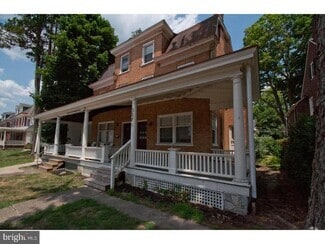 Building Photo - 527 S High St