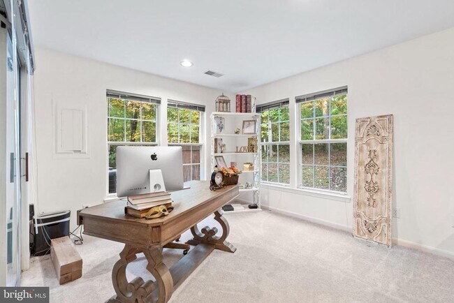 Foto del edificio - 1468 Park Garden Ln
