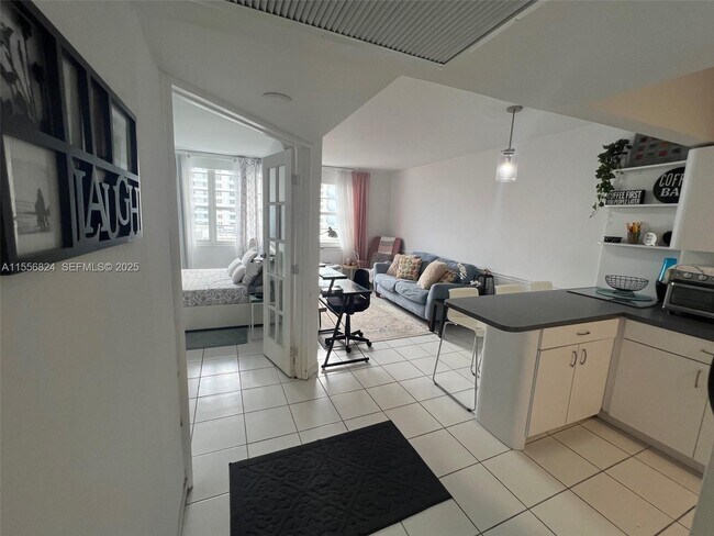 Foto del edificio - 100 Lincoln Rd