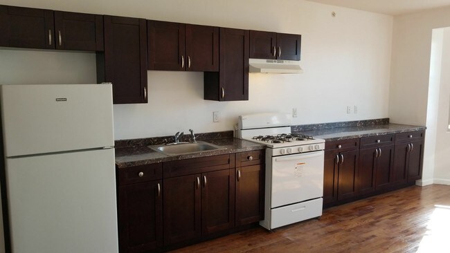 Building Photo - 550 Springfield Ave