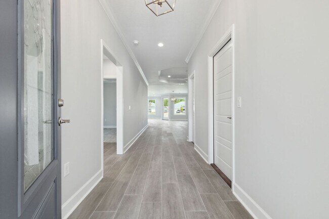 Foto del edificio - Resort Style living, minutes to town!