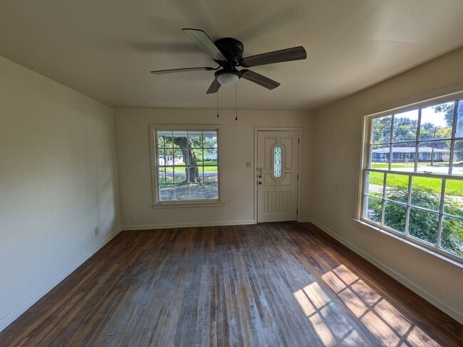 Building Photo - 305 Alabama Ave