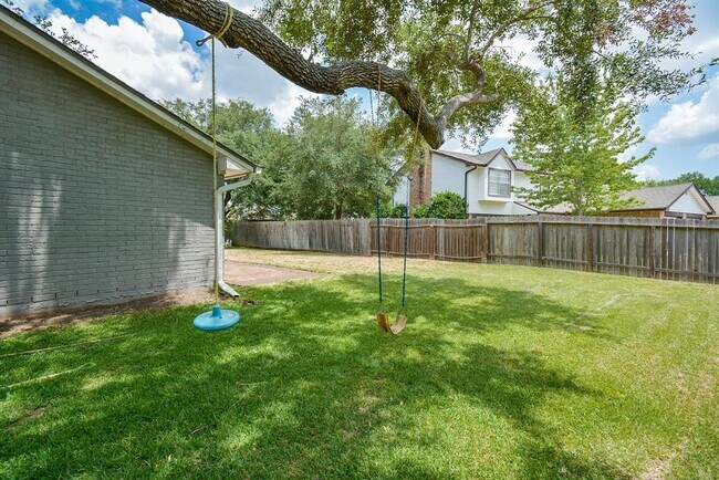 Building Photo - 2831 Mesquite Dr