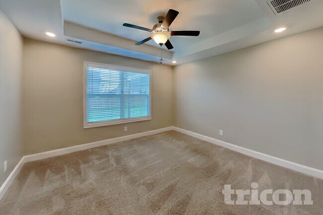 Building Photo - 1093 Whitney Dr