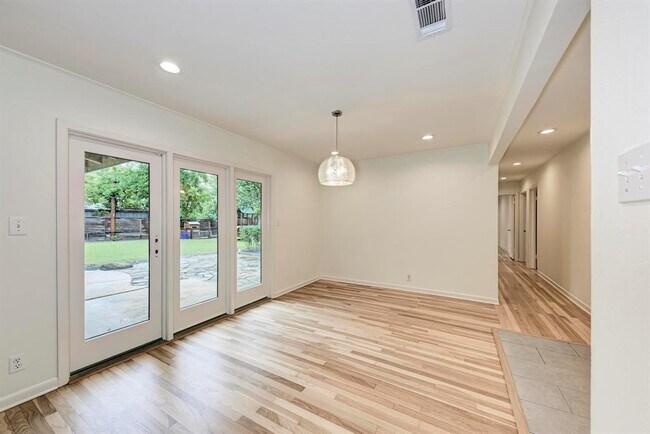 Building Photo - 2700 Addison Ave