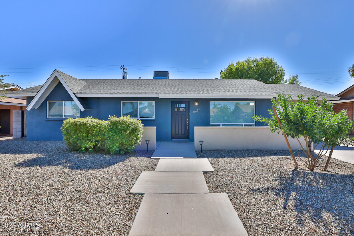 Foto principal - 8419 E Sheridan St
