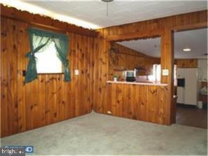 Building Photo - 343 Dotts St