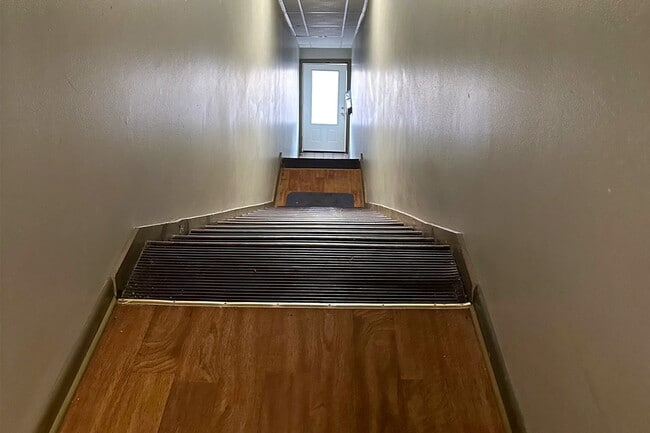 Building Photo - 300 Broadway St