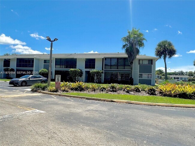 Foto del edificio - 9701 Hammocks Blvd