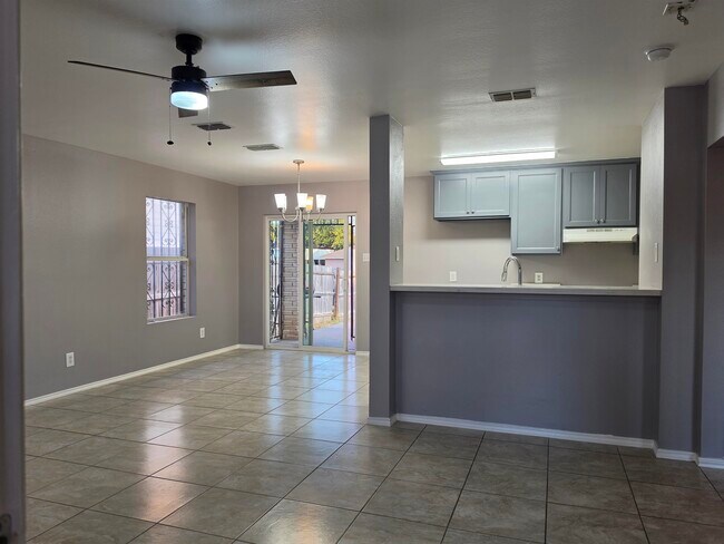 Foto del edificio - 3217 St Isaac Loop