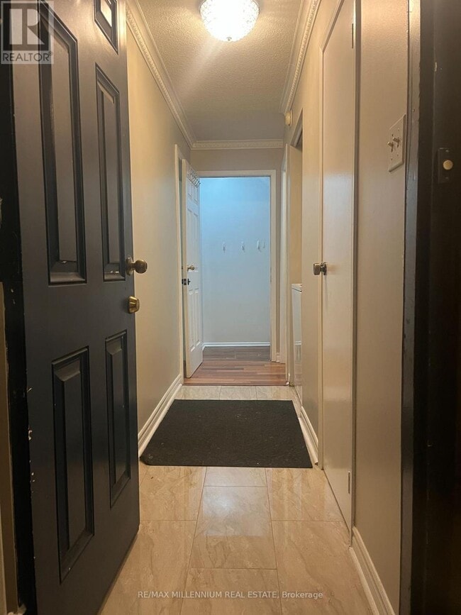 Building Photo - 18 Junewood Crescent