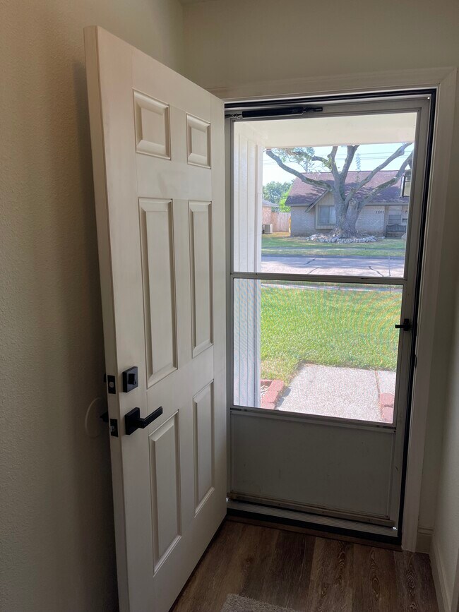 Foto del edificio - 1202 E Princeton Ln