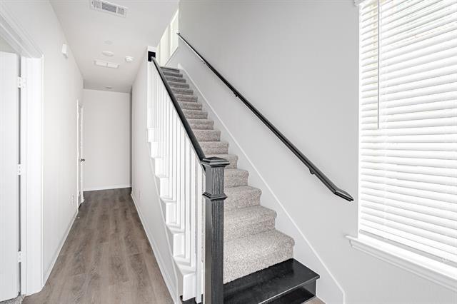 Foto del edificio - 8447 Challenger Ln