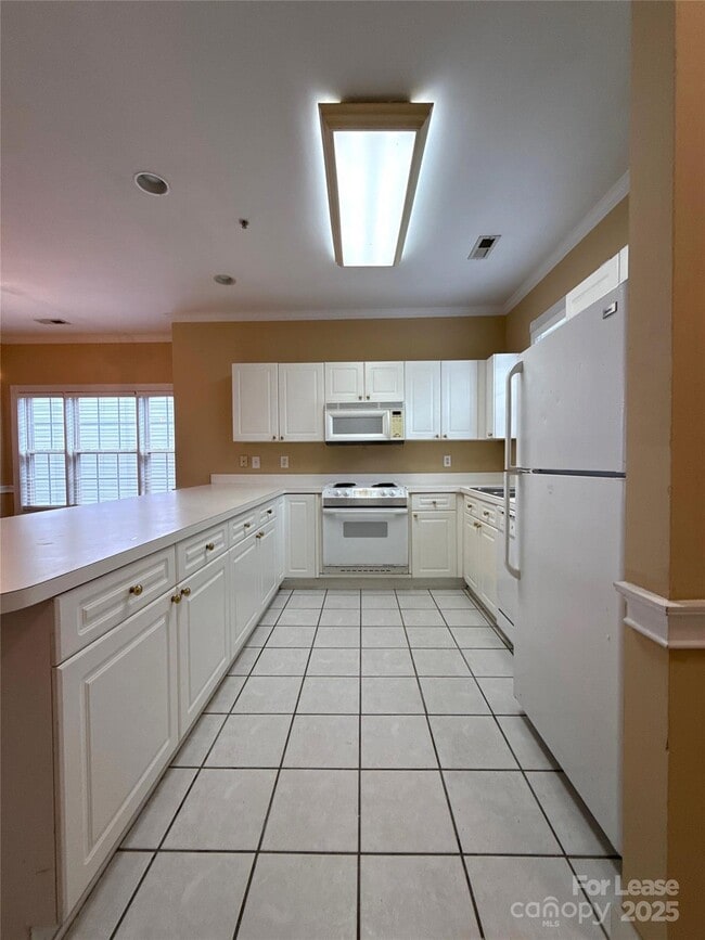 Building Photo - 9068 Meadow Vista Rd