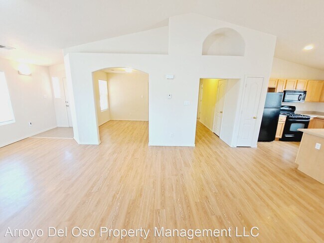 Building Photo - 3 br, 2 bath House - 2860 Desert Sage Ave SW