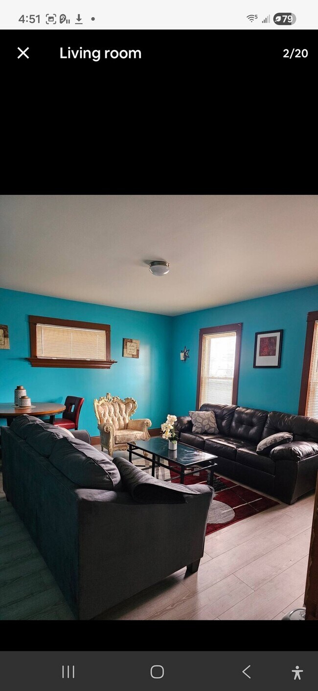 Foto del edificio - 2600 Commercial Ave