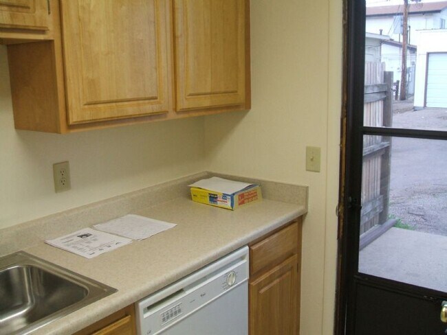 Foto del edificio - 1067 S Yarrow St