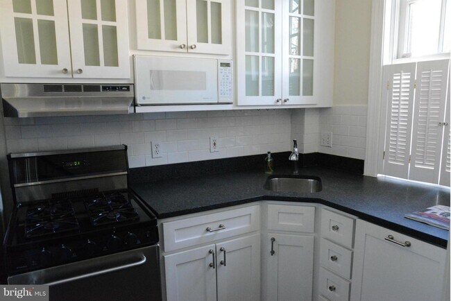 Foto del edificio - 2706 N St NW